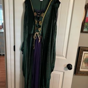 winifred sanderson costume including wig, gloves and necklace